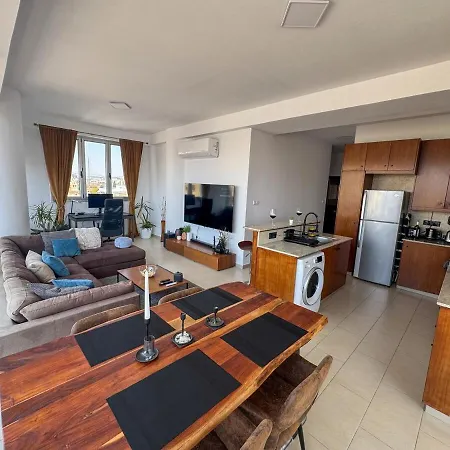 Seaview 3 Min Walk To شقة *