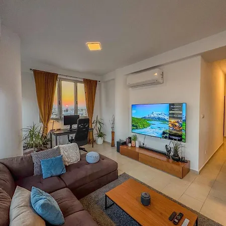 Seaview 3 Min Walk To Apartment Larnaca