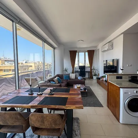 Seaview 3 Min Walk To Apartment Larnaca