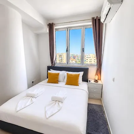 Deluxe Getaway For 2, Sea View, Sunrise & Sunset, 1-bdr In Tallest Building In - 3 Min Walk To Beach, By Blue Palm Living